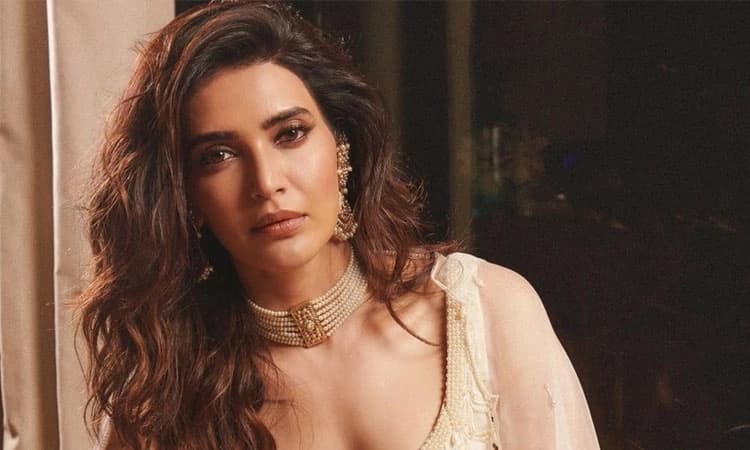 “ಹೆಣ್ಣು ಮಗು ಹುಟ್ಟಿತೆಂದು ತಂದೆ ನನ್ನ ಮುಖವನ್ನೇ ನೋಡಿಲ್ಲ..” ನಟಿ Karishma Tanna