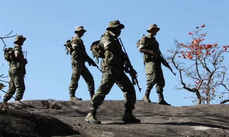 Chhattisgarh: ಎನ್‌ಕೌಂಟರ್‌ನಲ್ಲಿ ಇಬ್ಬರು ಯೋಧರಿಗೆ ಗಾಯ; ಮುಂದುವರೆದ ಕಾರ್ಯಾಚರಣೆ