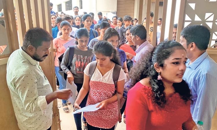 ಸಿಇಟಿ: ದ.ಕ., ಉಡುಪಿಯಲ್ಲಿ ಮೊದಲ ದಿನ‌ ಸಾಂಗ