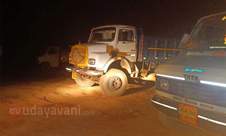 Kundapura: ಗಣಿ ಇಲಾಖೆಯ ಕಾರ್ಯಾಚರಣೆ : ಅನಧಿಕೃತ ಮರಳು ದಕ್ಕೆಯಲ್ಲಿದ್ದ 5 ಲಾರಿಗಳು ವಶ