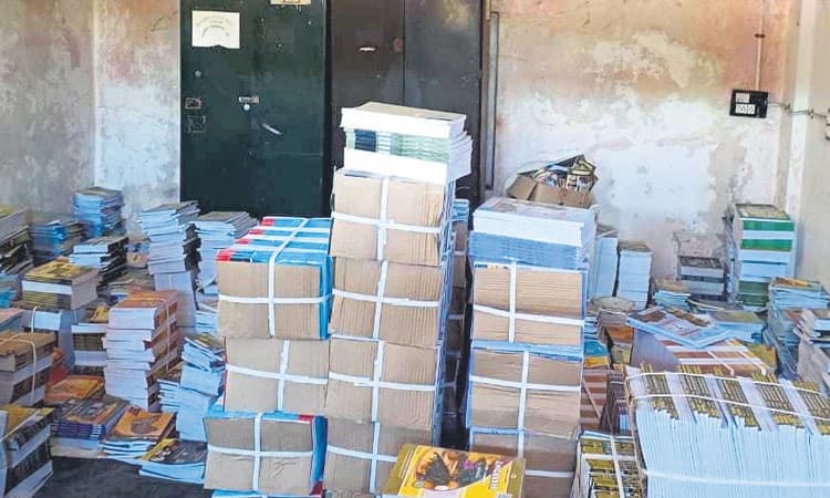 ಆರಂಭಕ್ಕೂ ಮೊದಲೇ ಶಾಲೆ ಅಂಗಳಕ್ಕೆ ಪಠ್ಯಪುಸ್ತಕ!