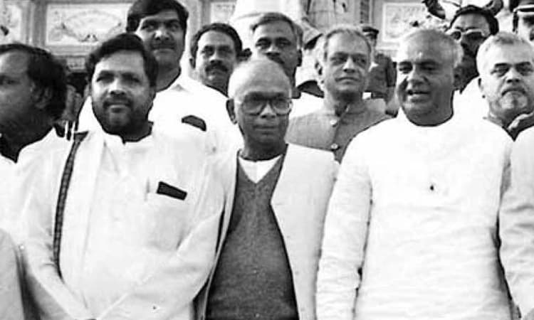 2ನೇ ಬಾರಿಗೆ ಒಲಿದ ಸಿಎಂ ಪಟ್ಟ…ವಕೀಲ ವೃತ್ತಿಯಿಂದ ಸಿಎಂ ಗದ್ದುಗೆವರೆಗಿನ ಸಿದ್ದು ಪಯಣ…