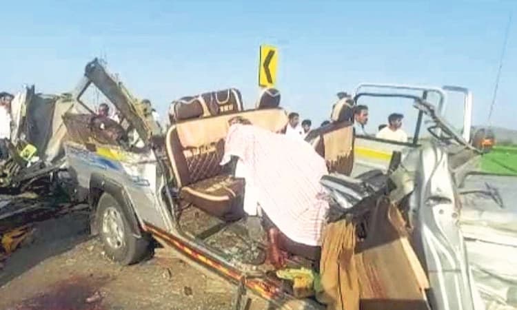 ಆಂಧ್ರದ ಕೊಂಡಾಪುರ ಬಳಿ ಭೀಕರ ಅಪಘಾತ: 7 ಸಾವು