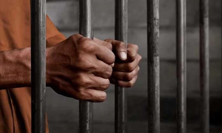 POCSO Act; 15 ವಿದ್ಯಾರ್ಥಿನಿಯರ ಮೇಲೆ ದೈಹಿಕ ದೌರ್ಜನ್ಯ: ಶಿಕ್ಷಕನ ಬಂಧನ, ಇಬ್ಬರ ಅಮಾನತು