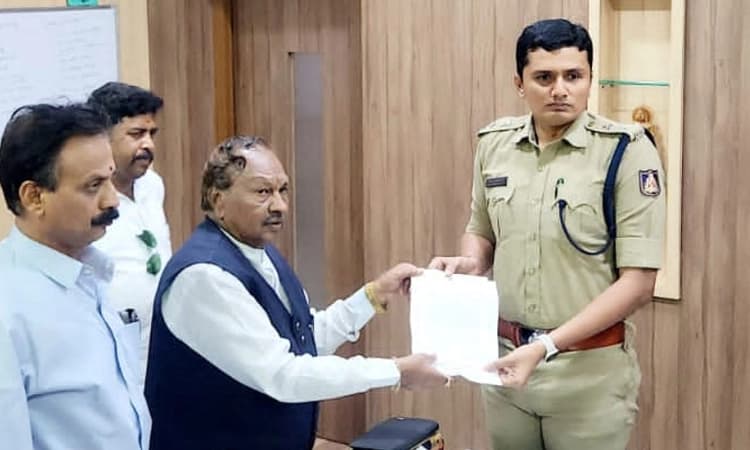 ಕಜಕಿಸ್ತಾನದಿಂದ ಮಿಸ್ಡ್ ಕಾಲ್, ಈಶ್ವರಪ್ಪ ದೂರು