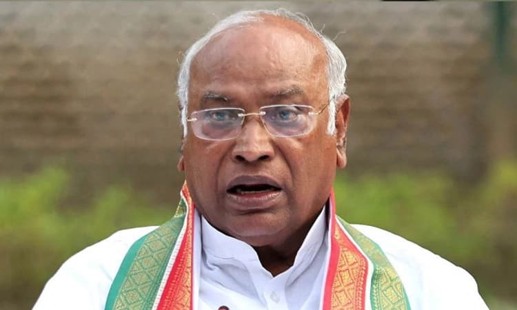 ಬಜರಂಗದಳ ನಿಷೇಧ ವಿಚಾರ: ಮಲ್ಲಿಕಾರ್ಜುನ ಖರ್ಗೆಗೆ ಸಮನ್ಸ್ ನೀಡಿದ ಪಂಜಾಬ್ ಕೋರ್ಟ್