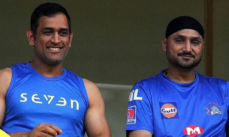 ‘ನಮ್ಮ ಭಾವನೆಗಳನ್ನು ನೋಯಿಸಬೇಡಿ..’: ಧೋನಿಗೆ ಮನವಿ ಮಾಡಿದ ಹರ್ಭಜನ್