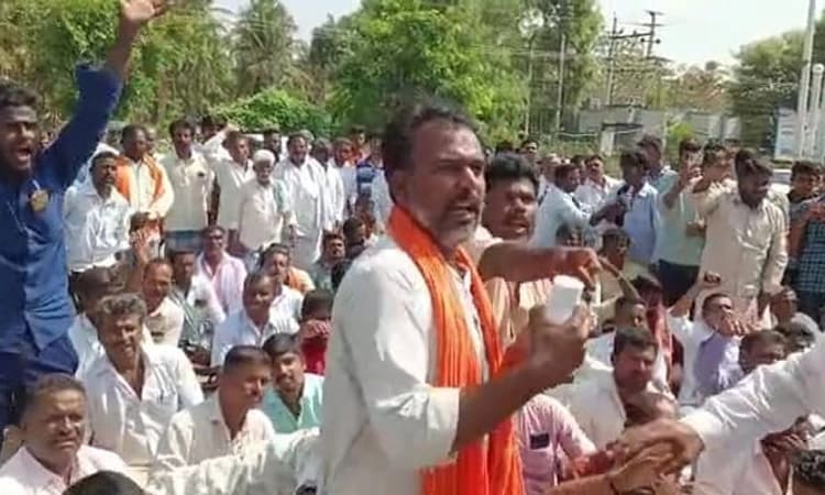 ರೇಣುಕಾಚಾರ್ಯ ರಾಜಕೀಯ ನಿವೃತ್ತಿ ಘೋಷಣೆ: ವಿಷ ಕುಡಿದು ಆತ್ಮಹತ್ಯೆಗೆ ಯತ್ನಿಸಿದ ಅಭಿಮಾನಿ