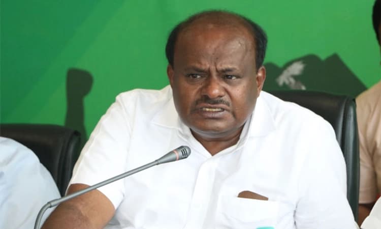 ಸಿಂಗಾಪುರಕ್ಕೆ ತೆರಳಿರುವ ಮಾಜಿ ಸಿಎಂ ಹೆಚ್.ಡಿ.ಕುಮಾರಸ್ವಾಮಿ