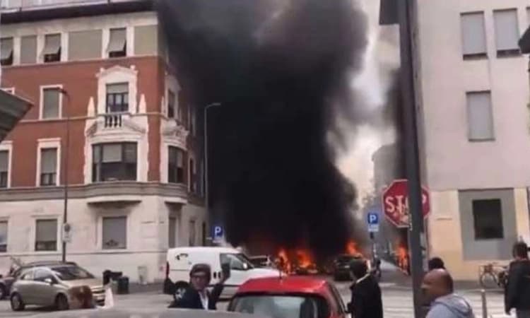 ಇಟಲಿಯಲ್ಲಿ ವ್ಯಾನ್ ಸ್ಫೋಟ: ಹಲವಾರು ವಾಹನಗಳಿಗೆ ಬೆಂಕಿ