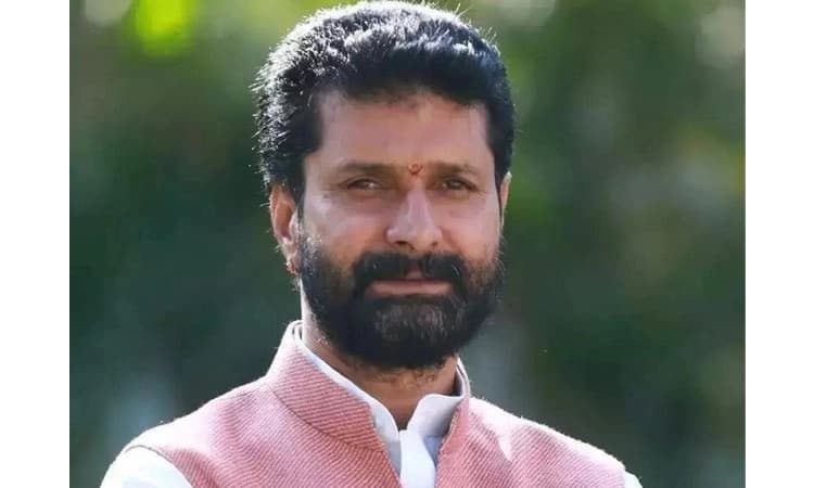 ಅನಾರೋಗ್ಯದಿಂದ ತಡರಾತ್ರಿ ಆಸ್ಪತ್ರೆಗೆ ‌ದಾಖಲಾದ C.T.Ravi