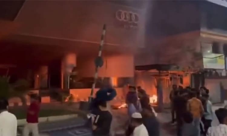 ಪಾಕಿಸ್ಥಾನದಲ್ಲಿ ತೀವ್ರಗೊಂಡ ಹಿಂಸಾಚಾರ; ಸಾವಿರಾರು ಮಂದಿ ಬಂಧನ