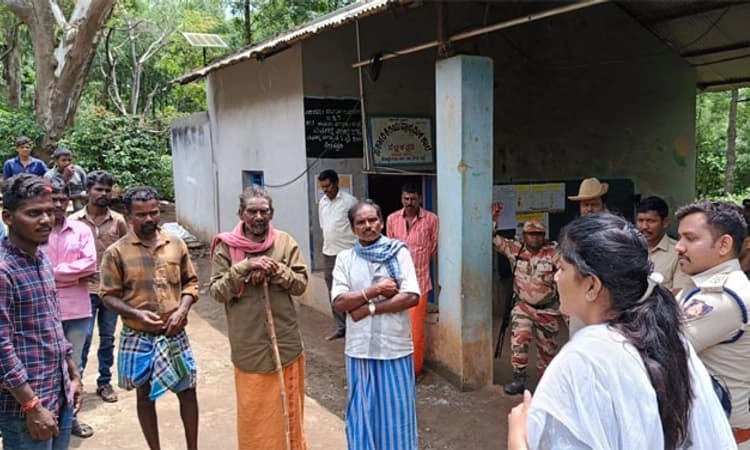 Hanur;ನೆಲ್ಲಿಕತ್ತರಿ ಗ್ರಾಮದಲ್ಲಿ ನಾಲ್ಕು ತಾಸು ತಡವಾಗಿ ಆರಂಭವಾದ ಮತದಾನ