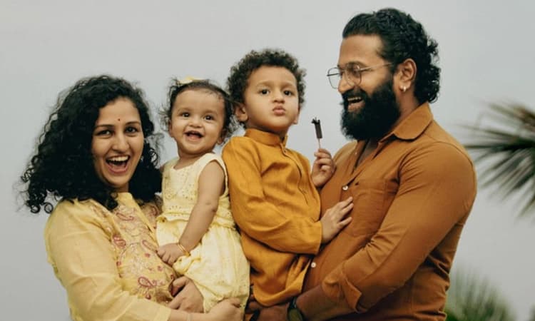 ಫ್ಯಾಮಿಲಿ ಫೋಟೋಶೂಟ್‌ ಶೇರ್‌ ಮಾಡಿದ ರಿಷಭ್‌ ಶೆಟ್ಟಿ