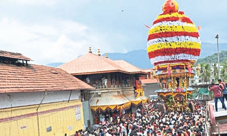 Kollur Mookambika Temple: ಬ್ರಹ್ಮಕಲಶೋತ್ಸವದ ರಥೋತ್ಸವ ಸಂಪನ್ನ