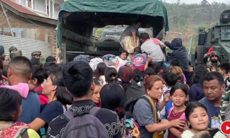 ಸಂಘರ್ಷ ಪೀಡಿತ ಮಣಿಪುರದಿಂದ ಜನರ ಪಲಾಯನ…ಗಗನಕ್ಕೇರಿದ ವಿಮಾನ ಪ್ರಯಾಣ ಟಿಕೆಟ್‌ ದರ!