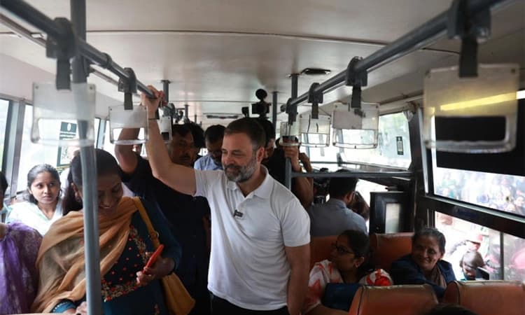 BMTC ಬಸ್ ನಲ್ಲಿ ಪ್ರಯಾಣಿಸಿದ ರಾಹುಲ್; ಕೊನೆಯ ದಿನದ ಮತಬೇಟೆ