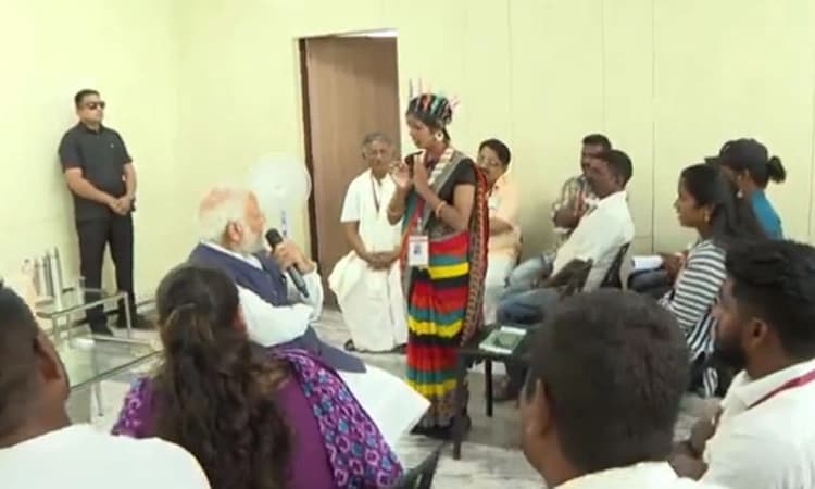 ಸೂಡಾನ್‌ನಿಂದ ಮರಳಿದ ಹಕ್ಕಿಪಿಕ್ಕಿ ಜನಾಂಗದವರೊಂದಿಗೆ ಪ್ರಧಾನಿ ಮಾತು ; Video