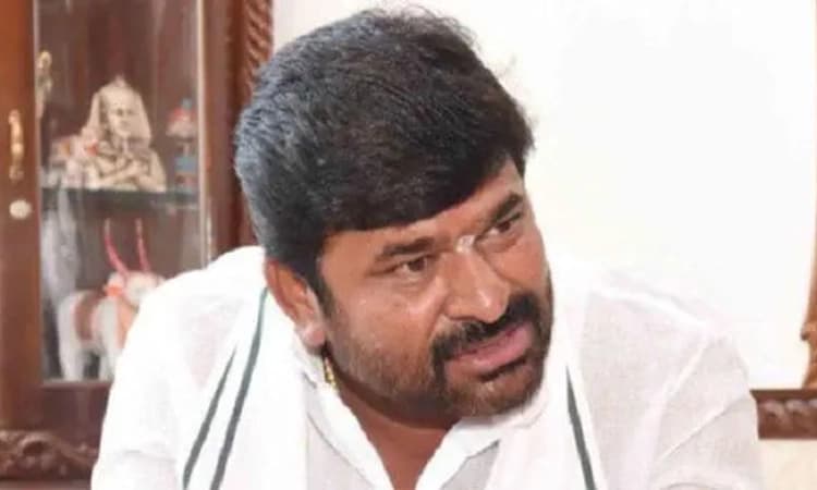 Congress ಅಭ್ಯರ್ಥಿ ವಿನಯ್ ಕುಲಕರ್ಣಿ ಆಪ್ತರ ಮನೆ ಮೇಲೆ ಐಟಿ ದಾಳಿ