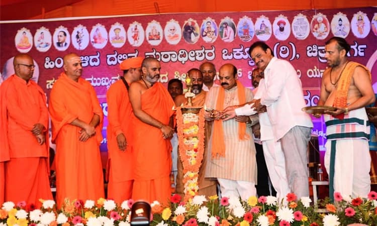 ಕೆಲವರು ನಾನೇ ಸಮರ್ಥ ಎನ್ನುವ ಭ್ರಮೆಯಲ್ಲಿದ್ದಾರೆ : ಸಿಎಂ ಬೊಮ್ಮಾಯಿ ಟಾಂಗ್