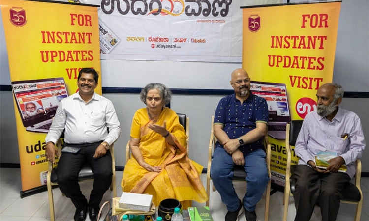 ಮಣಿಪಾಲ: ಉದಯವಾಣಿ ಕಚೇರಿಯಲ್ಲಿ ಹಿರಿಯ ನಟಿ ಹರಿಣಿಯವರಿಗೆ ಅಭಿನಂದನೆ