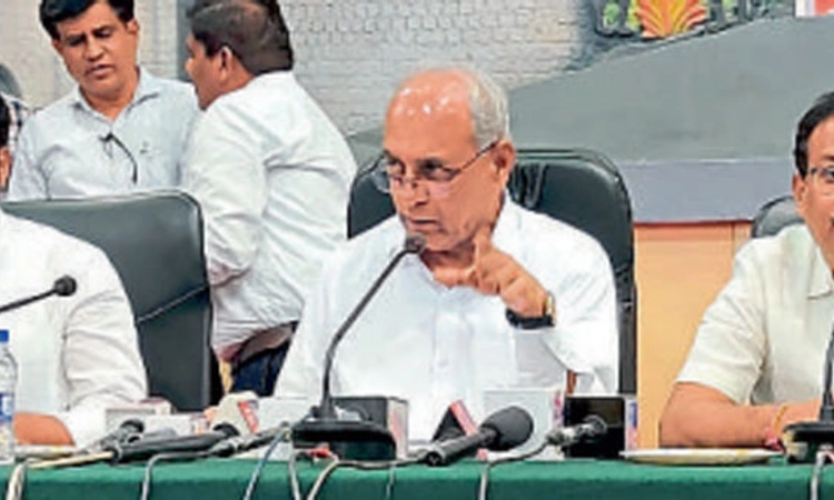 ಅಕ್ರಮ ಮರಳು ದಂಧೆ ವಿರುದ್ಧ ಸಚಿವರ ಸಿಡಿಮಿಡಿ