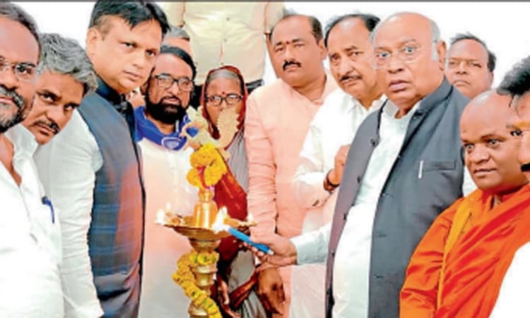 ದೇಶದ ಭವಿಷ್ಯ ಬರೆದಿದ್ದು ಅಂಬೇಡ್ಕರ್‌: ಖರ್ಗೆ