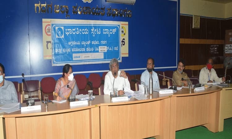 ಸ್ವ ಉದ್ಯೋಗಿಗೆ ಶೀಘ್ರ ಸಾಲ ನೀಡಿ: ಉದಾಸಿ