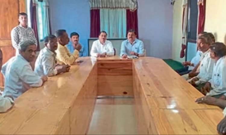 ಸಂತೆ ಮಾರುಕಟ್ಟೆ ಸ್ಥಳ ಬದಲಿಸಲು ಆಗ್ರಹ