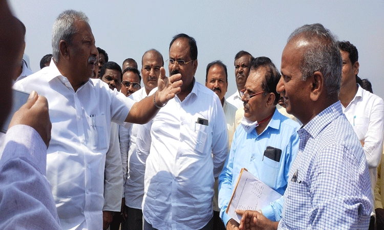 ಕೆರೆ ಕಾಮಗಾರಿ ಮುಗಿಸದಿದ್ದರೆ ಪ್ರಕರಣ ದಾಖಲು