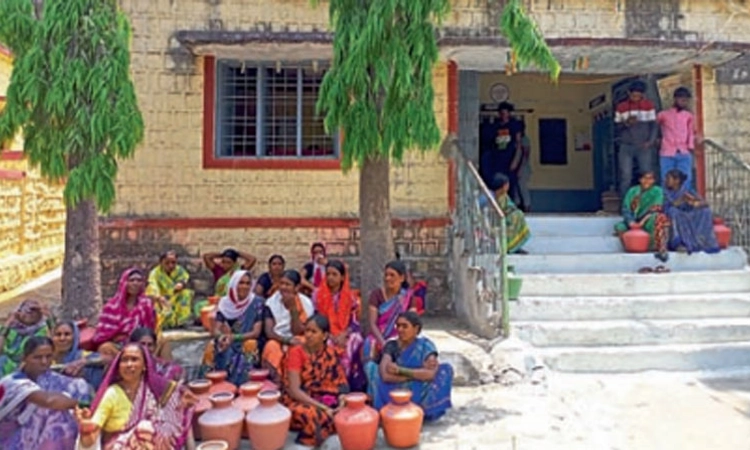 ತುಳಜಾಪುರ ಗ್ರಾಮದಲ್ಲಿ ಕುಡಿವ ನೀರಿಗಾಗಿ ನಿರಶನ