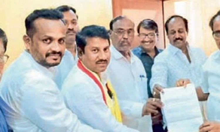 ಕನ್ನಡ ಭವನಕ್ಕೆ ಪೀಠೊಪಕರಣಗಳಿಗೆ ಅನುದಾನ ನೀಡಲು ಮನವಿ