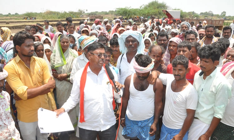 ನರೇಗಾ ಕೂಲಿ ಕಾರ್ಮಿಕರಿಂದ ಪ್ರತಿಭಟನೆ