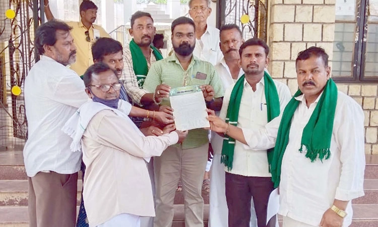 ವಿವಿಧ ಬೇಡಿಕೆ ಈಡೇರಿಕೆಗೆ ರೈತರ ಆಗ್ರಹ