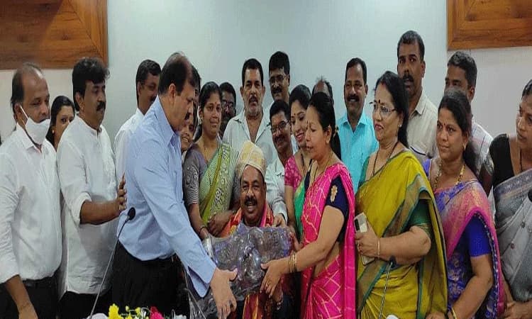 ವಾಹನ ಪಾರ್ಕಿಂಗ್‌ ಶುಲ್ಕ ವಸೂಲಿಗೆ ವಿರೋಧ