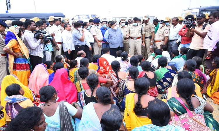ಗರ್ಭಕೋಶಕ್ಕೆ ಕತ್ತರಿ: ಪರಿಹಾರಕ್ಕೆ ಮನವಿ