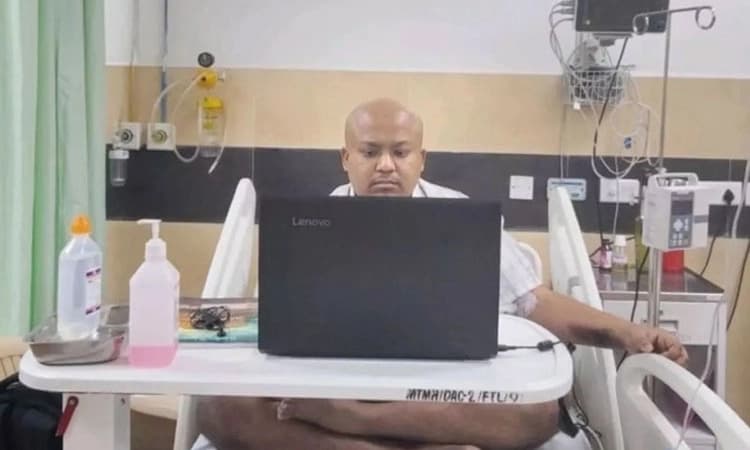 ಆಸ್ಪತ್ರೆಯಿಂದಲೇ ಇಂಟರ್‌ವ್ಯೂ: ಕಣ್ಣು ಮುಚ್ಚಿ ಕೆಲಸ ಕೊಟ್ಟ ಸಿಇಒ