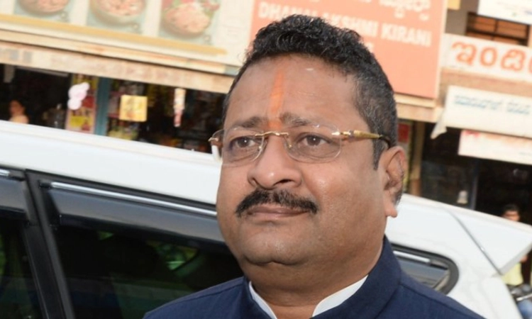 ಅಲ್ಪಸಂಖ್ಯಾತರ ಉದ್ದಾರ ಬಿಟ್ಟು ರೈತರ ಅಭಿವೃದ್ಧಿಗೆ ಅನುದಾನ ನೀಡಿ : ಯತ್ನಾಳ