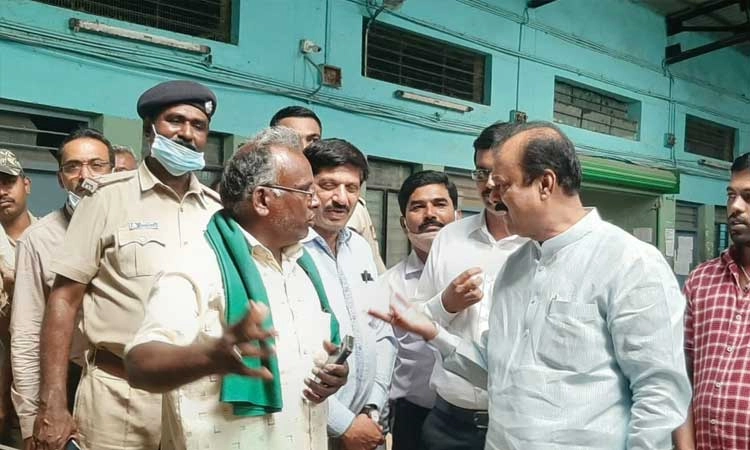 ರೇಷ್ಮೆ ಗೂಡಿನ ಧಾರಣೆ ಕುಸಿಯಲು ಬಿಡಲ್ಲ: ಸಚಿವ ಡಾ.ನಾರಾಯಣಗೌಡ