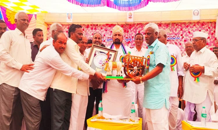 ಸಹಕಾರಿಗಳನ್ನು ಉಳಿಸಿ-ಬೆಳೆಸಿ: ಸವದಿ