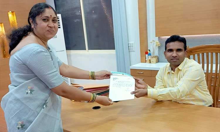 ಕೊಪ್ಪಳ ನಗರಸಭೆ ಅಧ್ಯಕ್ಷೆ ಸ್ಥಾನಕ್ಕೆ ದಿಢೀರ್ ರಾಜಿನಾಮೆ ಸಲ್ಲಿಸಿದ ಲತಾ ಚಿನ್ನೂರು
