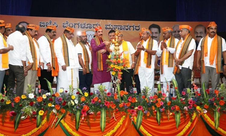 ಕಾಂಗ್ರೆಸ್ ಇಬ್ಭಾಗ; ಬಿಜೆಪಿಗೇ ಮತ್ತೆ ಅಧಿಕಾರ: ನಳಿನ್‍ಕುಮಾರ್ ಕಟೀಲ್ ವಿಶ್ವಾಸ