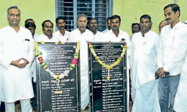 ನಡು ನೀರಲ್ಲೇ ಮುಳುಗಿಸುತ್ತೆ ಬಿಜೆಪಿ