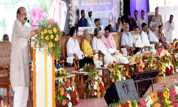 ನೆಲ-ಜಲ ವಿಷಯದಲ್ಲಿ ಪಕ್ಷಬೇಧ ಮರೆತು ಅಭಿವೃದ್ಧಿ