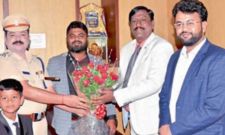 ಸೈನಿಕ ಶಾಲೆ ಹಳೆ ವಿದ್ಯಾರ್ಥಿ ಈಗ ವಿಜಯಪುರ ಜಿಲ್ಲಾಧಿಕಾರಿ