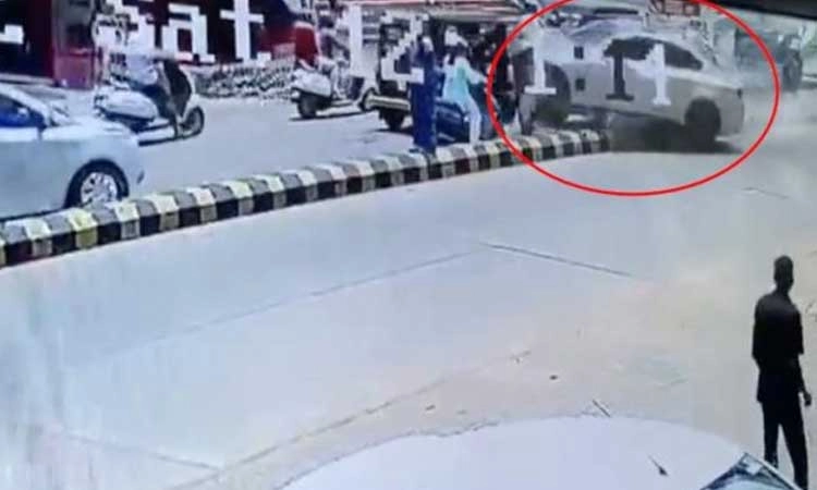 ಮಂಗಳೂರು: BMW ಕಾರು ಢಿಕ್ಕಿ; ಮೆದುಳು ನಿಷ್ಕ್ರಿಯಗೊಂಡ ಮಹಿಳೆಯ ಅಂಗಾಂಗ ದಾನಕ್ಕೆ ನಿರ್ಧಾರ