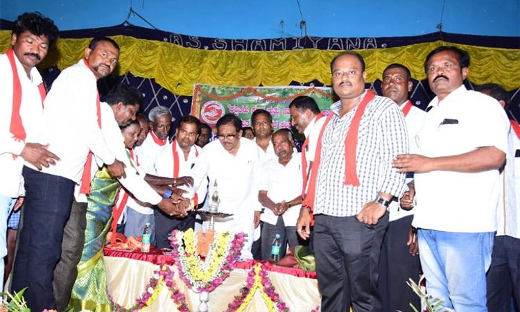ಕಾರ್ಮಿಕರು ಸಂಘಟಿತರಾಗಬೇಕಿದೆ: ಶಾಸಕ ಡಾ.ಜಿ.ಪರಮೇಶ್ವರ್
