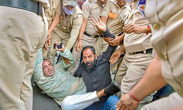 ಇನ್ನೂ ಬಿಗುವಿನ ಸ್ಥಿತಿ: ಜಹಾಂಗೀರ್‌ಪುರಿಯಲ್ಲಿ ವ್ಯಾಪಕ ಪೊಲೀಸ್‌ ಬಂದೋಬಸ್ತ್