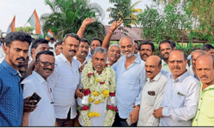 ಎಪಿಎಂಸಿ: ಕಾಂಗ್ರೆಸ್‌ ಬೆಂಬಲಿಗರ ಮೇಲುಗೈ; ಬಿಜೆಪಿ 4, 1 ಪಕ್ಷೇತರ ಗೆಲುವು