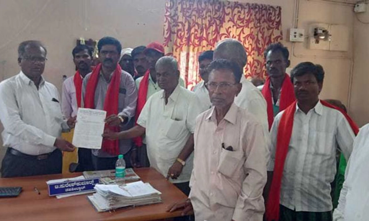 ನಾಲೆ-ಕೆರೆ ದುರಸ್ತಿಗೆ ಒತ್ತಾಯಿಸಿ ಮನವಿ ಸಲ್ಲಿಕೆ
